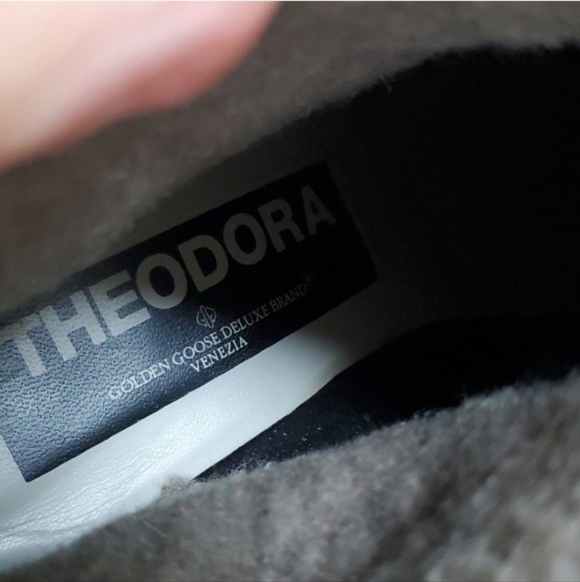 Golden Goose Theodora Alaska booties - Picture 6 of 16